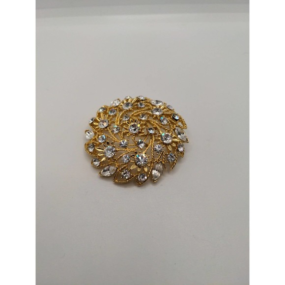 Vintage MJENT Gold Tone Wreath Style Circle Brooch With Clear White Crystal - Picture 4 of 10